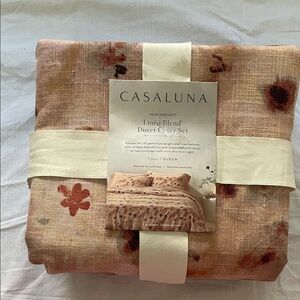 Queen Linen/Rayon Blend Duvet Cover and Shams.  New